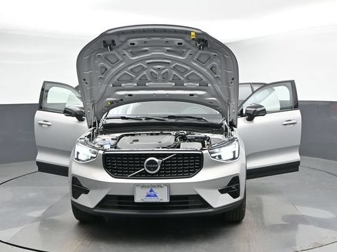 Used 2023 Volvo XC40 B5 Ultimate w/ Protection Package Premier AWD/4WD image 50