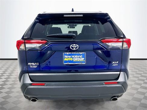 Used 2021 Toyota RAV4 XLE Premium image 6