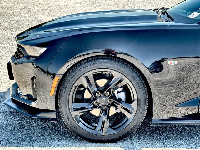 Used 2022 Chevrolet Camaro LT RWD image 10