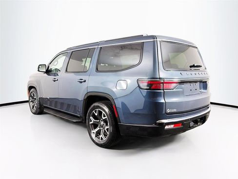 Used 2024 Jeep Wagoneer Series III AWD/4WD image 5
