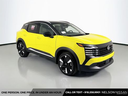 Certified 2025 Nissan Kicks SR AWD/4WD image 3