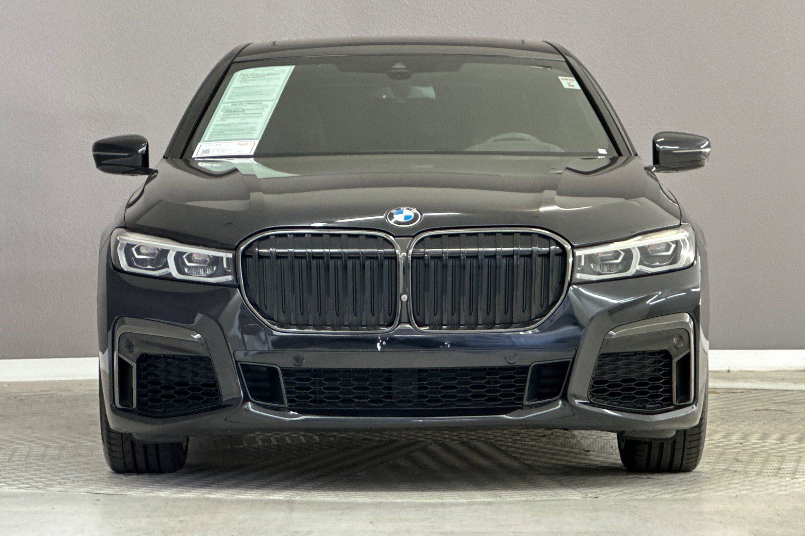 Used 2022 BMW 740i w/ M Sport Package RWD image 5