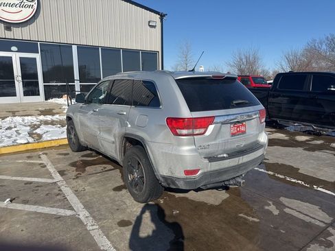 Used 2012 Jeep Grand Cherokee Laredo image 4