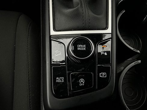 Used 2025 Kia Sportage LX image 21