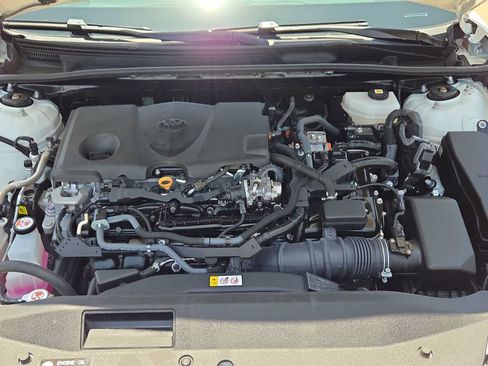 Used 2025 Toyota Camry SE FWD image 13