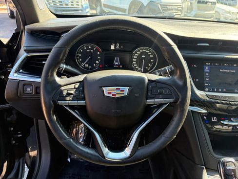 Used 2025 Cadillac XT6 Premium Luxury AWD/4WD image 12