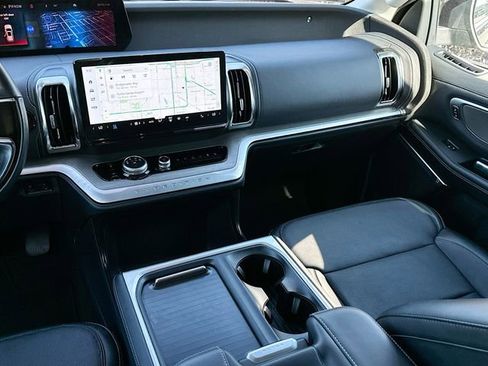 Used 2025 Ford Expedition Max Platinum image 25