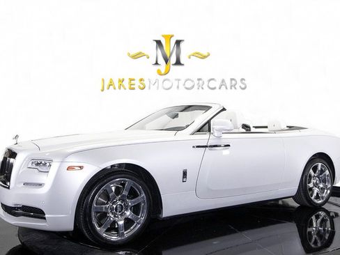 Used 2017 Rolls-Royce Dawn image 1