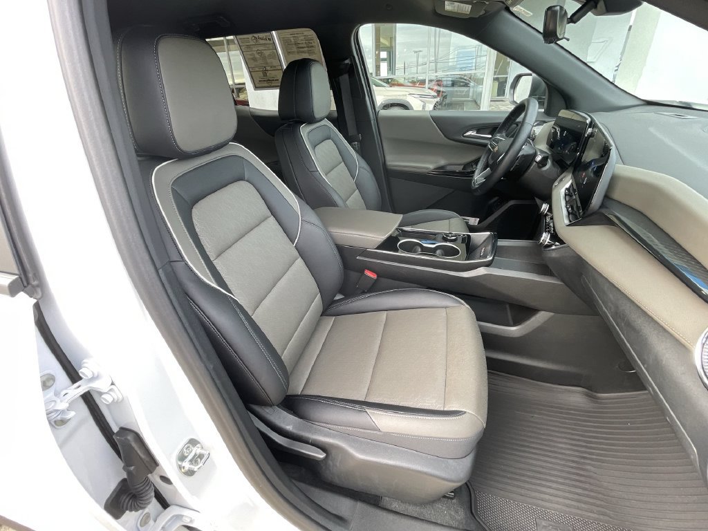 Used 2026 Chevrolet Equinox LT w/ Convenience Package II FWD image 28