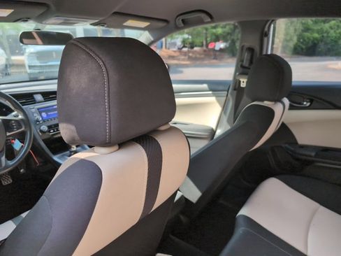 Used 2017 Honda Civic Sport image 17