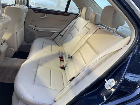 Used 2014 Mercedes-Benz E 350 Sedan image 43