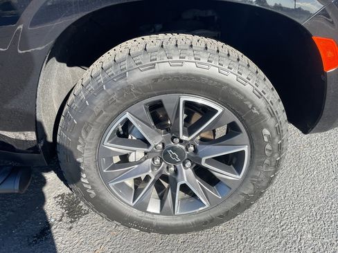 Used 2021 Chevrolet Tahoe Z71 w/ Z71 Off-Road Package image 12