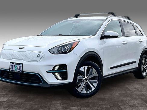 Used 2021 Kia Niro EX w/ Cold Weather Package image 2