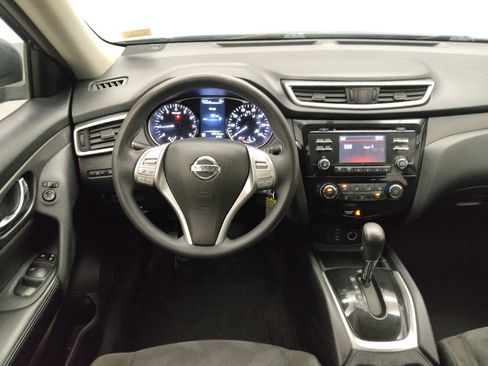 Used 2015 Nissan Rogue S AWD/4WD image 22