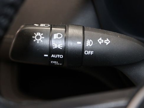 Used 2022 Toyota RAV4 XLE Premium image 36