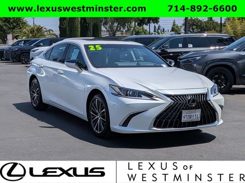 Used 2025 Lexus ES 300h w/ Premium Package FWD image 3