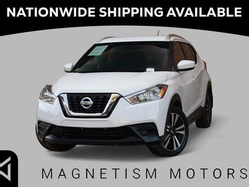 Used 2019 Nissan Kicks SV FWD image 1