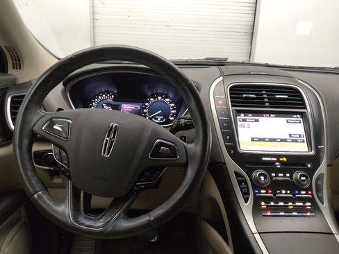 Used 2018 Lincoln MKX Select w/ Select Plus Package FWD image 22