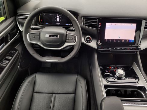 New 2025 Jeep Wagoneer 4WD w/ Premium Group I image 12