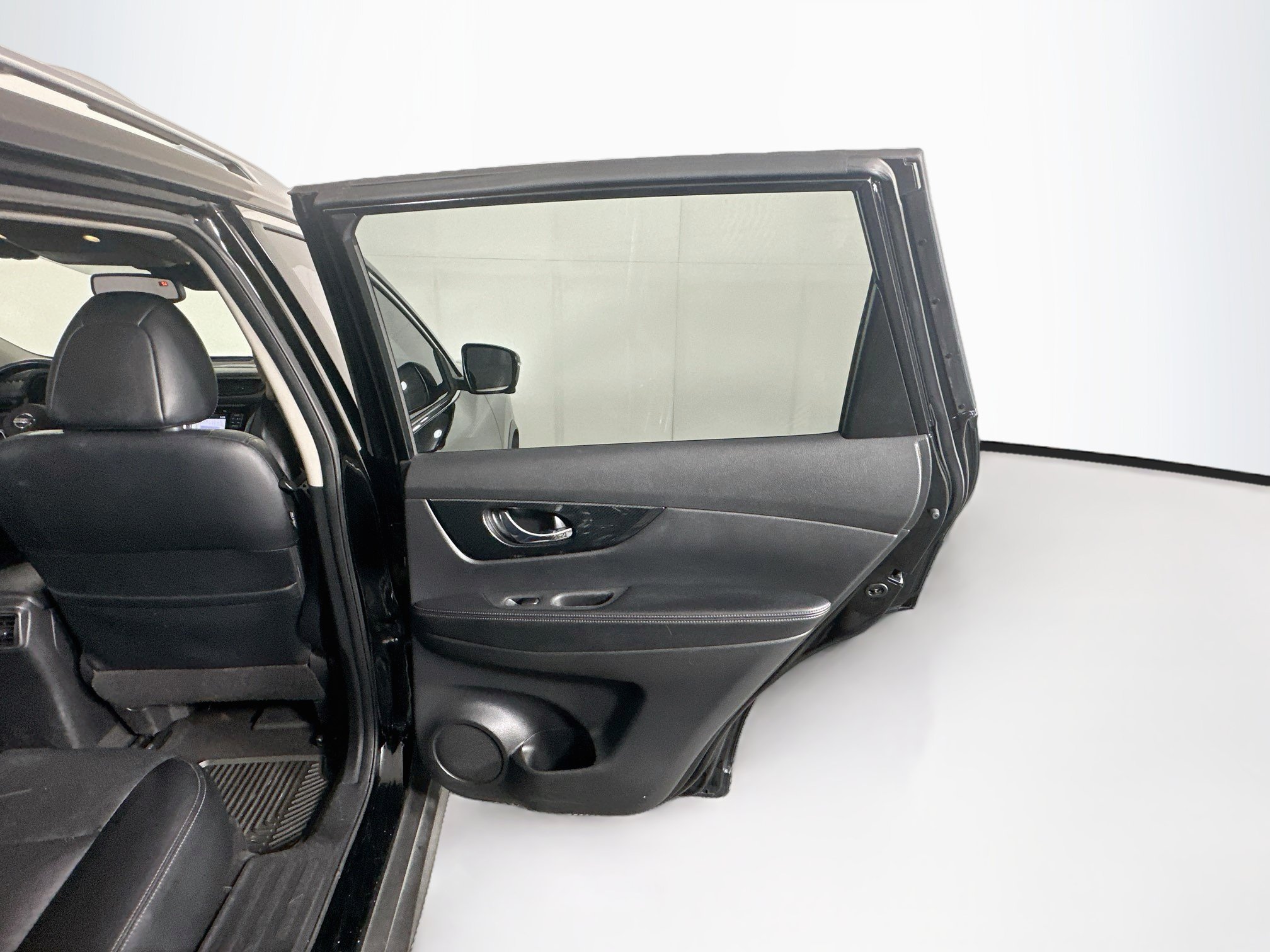 Used 2017 Nissan Rogue SL FWD image 30