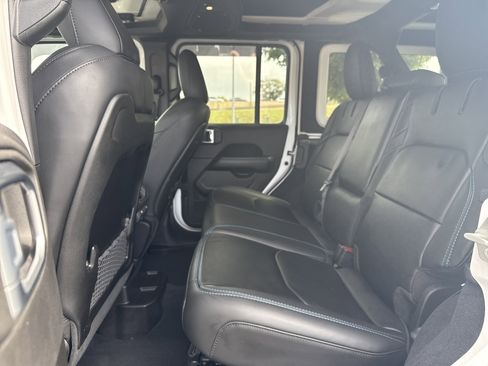 Used 2024 Jeep Wrangler Unlimited Rubicon 4xe image 30