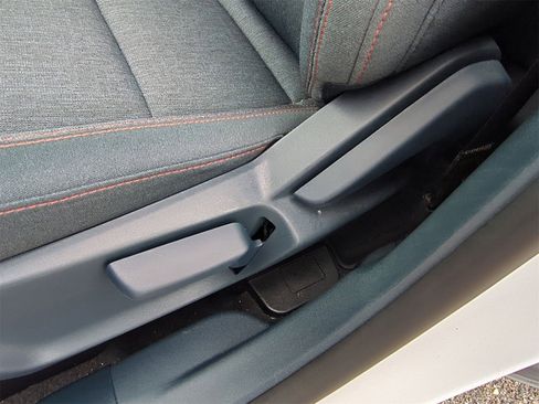 Used 2023 Ford Maverick XLT image 12