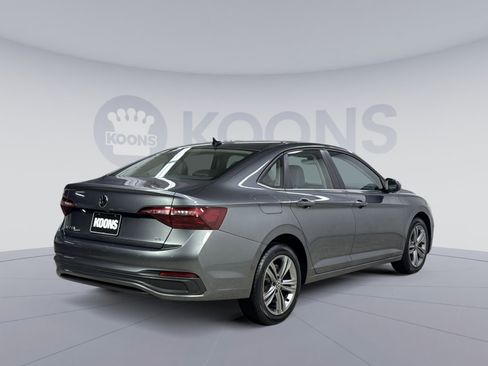 Used 2024 Volkswagen Jetta SE image 12