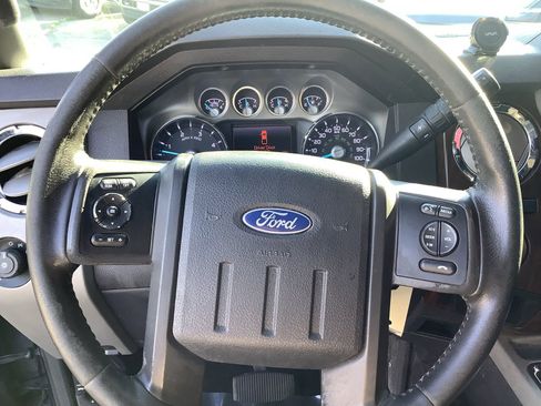 Used 2013 Ford F250 Lariat w/ Lariat Interior Pkg image 16