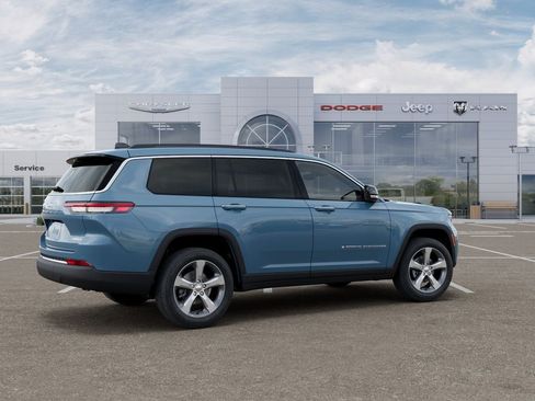 New 2026 Jeep Grand Cherokee L Limited w/ Luxury Tech Group II AWD/4WD image 4