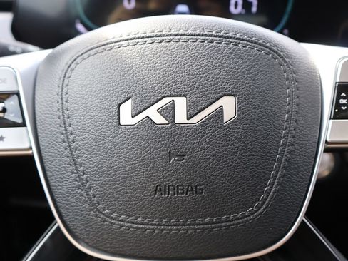 Used 2025 Kia Telluride S FWD image 28