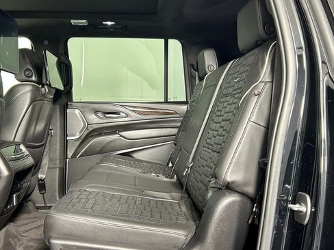 Used 2021 Cadillac Escalade ESV Premium Luxury Platinum image 20