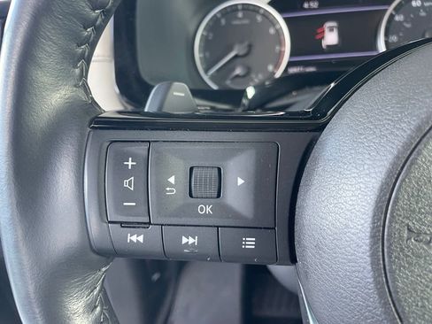 Certified 2023 Nissan Pathfinder SL FWD image 12