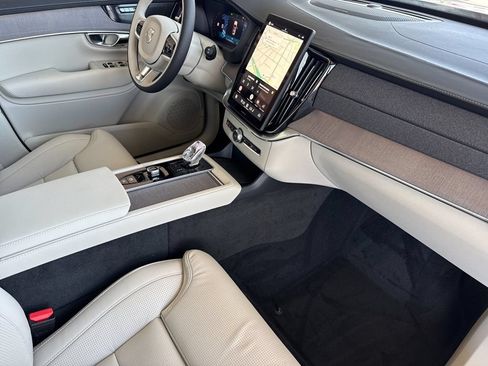 New 2026 Volvo XC90 T8 Ultra w/ Lounge Package AWD/4WD image 16