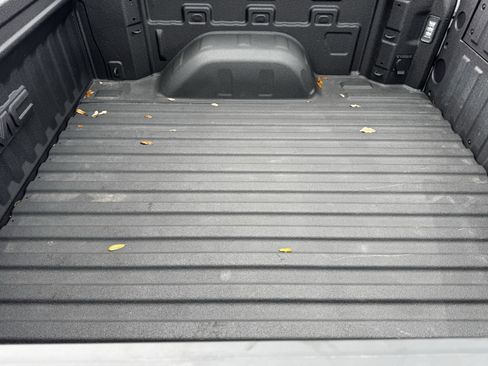 Used 2025 GMC Sierra 1500 AT4 w/ AT4 Preferred Package image 32