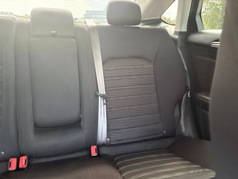 Used 2016 Ford Fusion SE FWD image 13