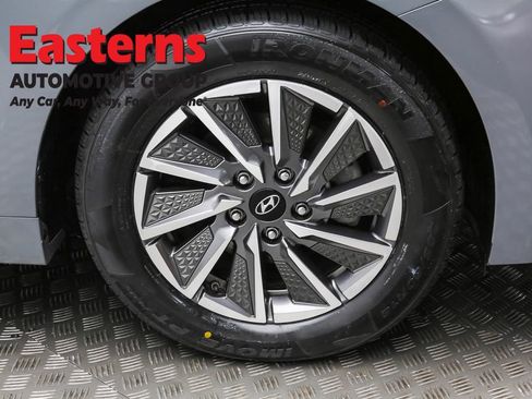 Used 2020 Hyundai Ioniq Limited image 34