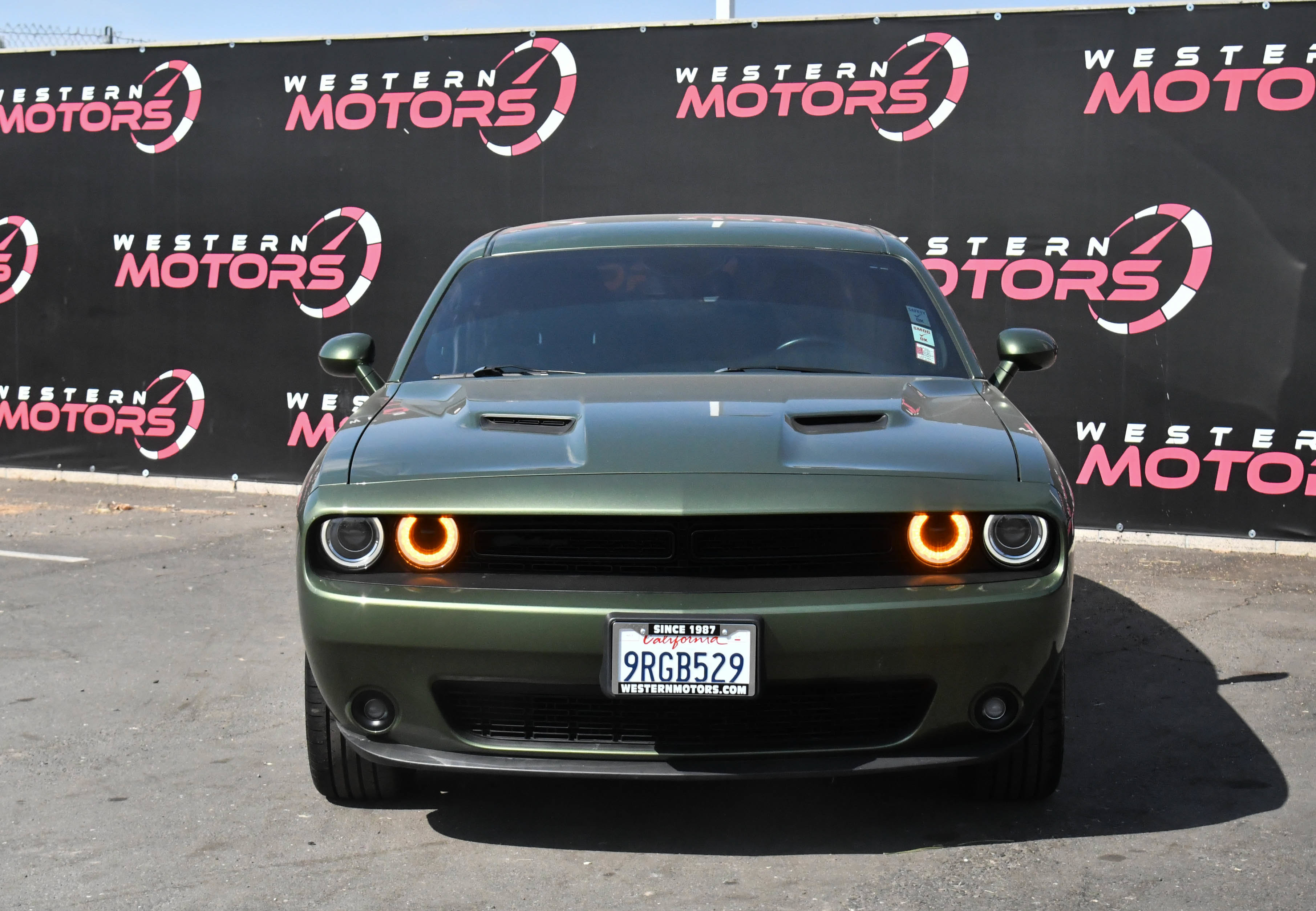 Used 2022 Dodge Challenger SXT w/ Blacktop Package RWD image 2