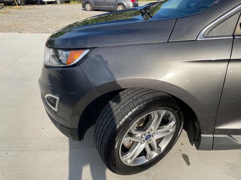 Used 2017 Ford Edge Titanium FWD image 29