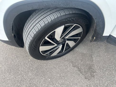 Used 2025 Volkswagen Atlas SE image 33