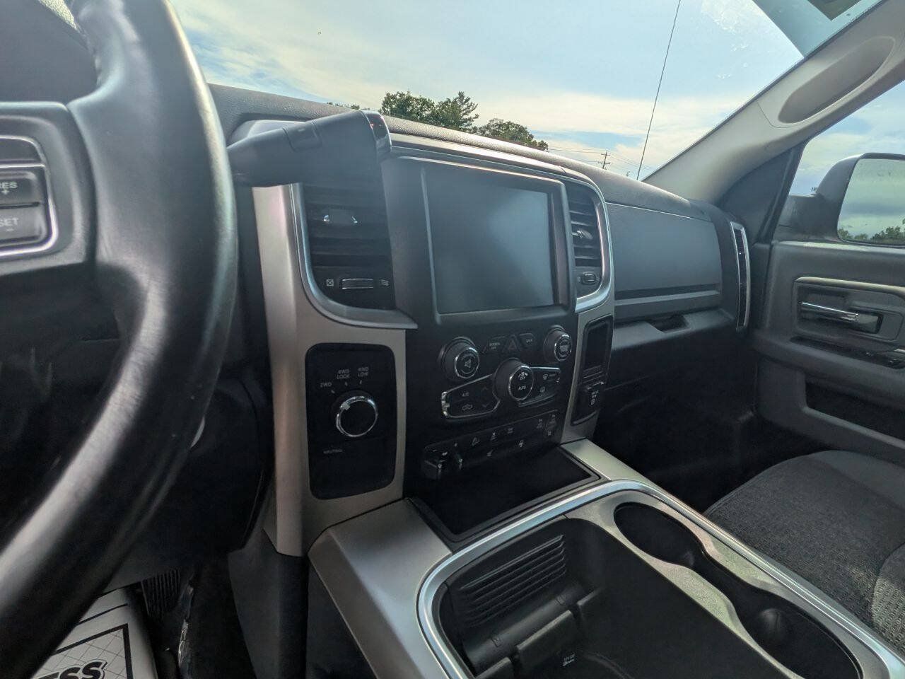 Used 2017 RAM 2500 Big Horn w/ Sport Appearance Group AWD/4WD image 15