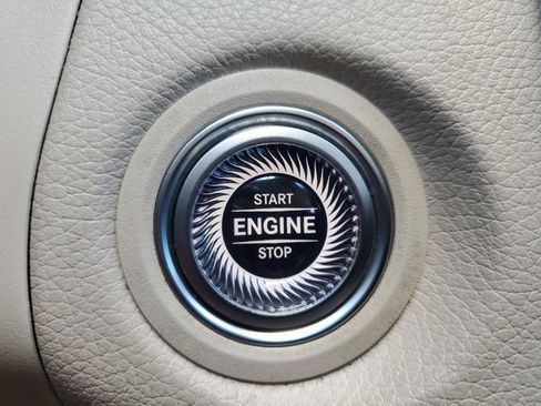 Used 2022 Mercedes-Benz GLC 300 image 34