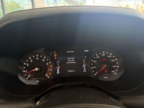 Used 2023 Jeep Compass Latitude w/ Sun and Sound Group AWD/4WD image 7