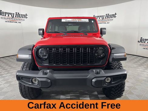 Used 2025 Jeep Wrangler Willys image 3