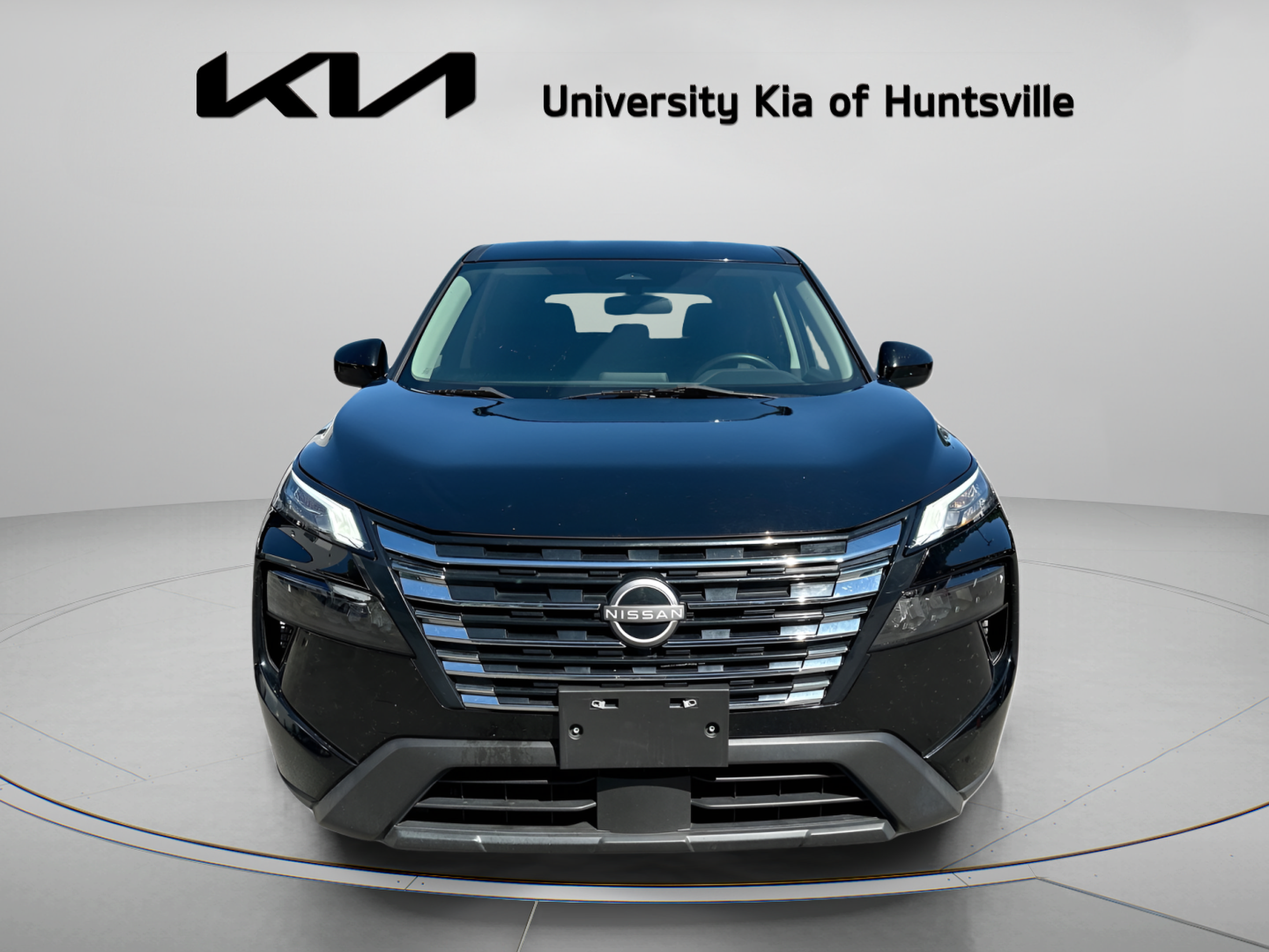 Used 2024 Nissan Rogue SV AWD/4WD image 3