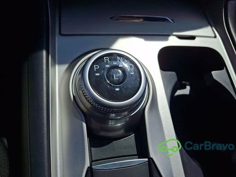 Used 2023 Ford Explorer XLT AWD/4WD image 16