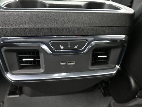 Used 2025 GMC Sierra 3500 SLT w/ SLT Convenience Package image 17