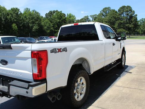 Used 2019 Ford F250 XLT w/ XLT Value Package AWD/4WD image 3