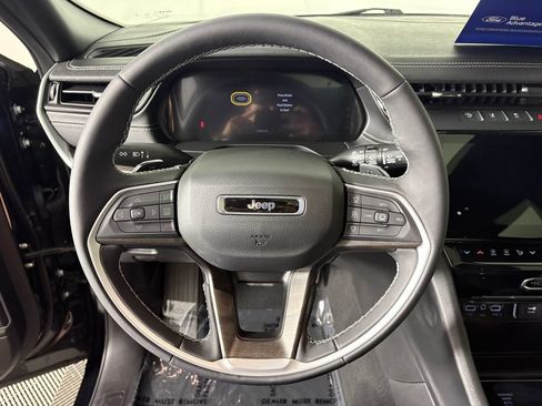 Used 2026 Jeep Grand Cherokee Limited w/ Limited Altitude Package AWD/4WD image 16
