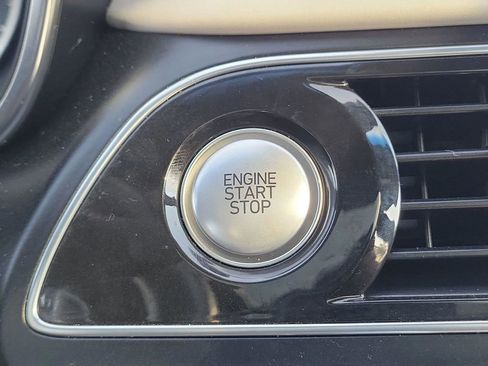 Used 2022 Genesis G70 3.3T image 17