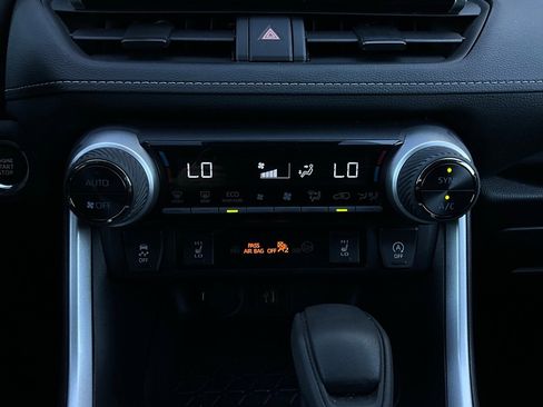 Used 2025 Toyota RAV4 XLE image 27